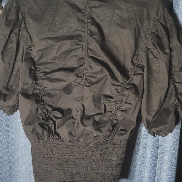 Light Weight Ruffled and Puff sleeve Jacket - Picture 3 of 5